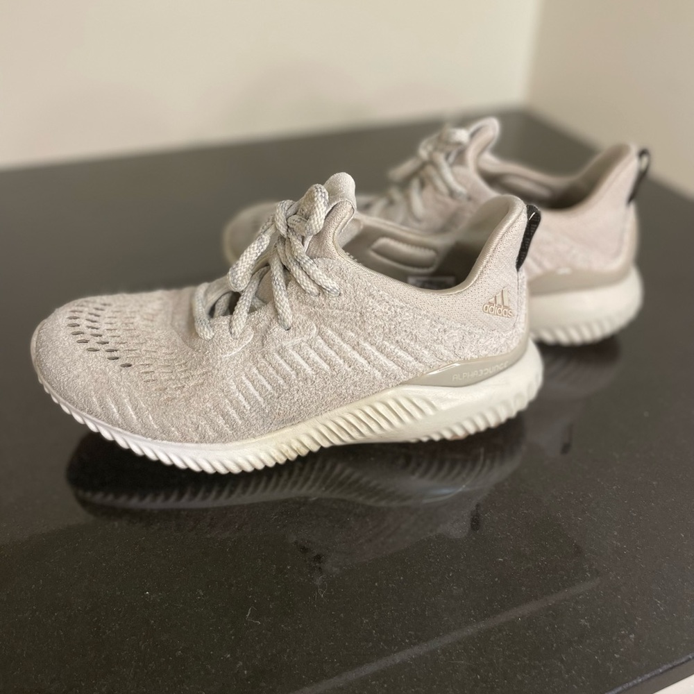 COPY - ADIDAS Alphabounce Size 4 1/2 mens/6 womens
